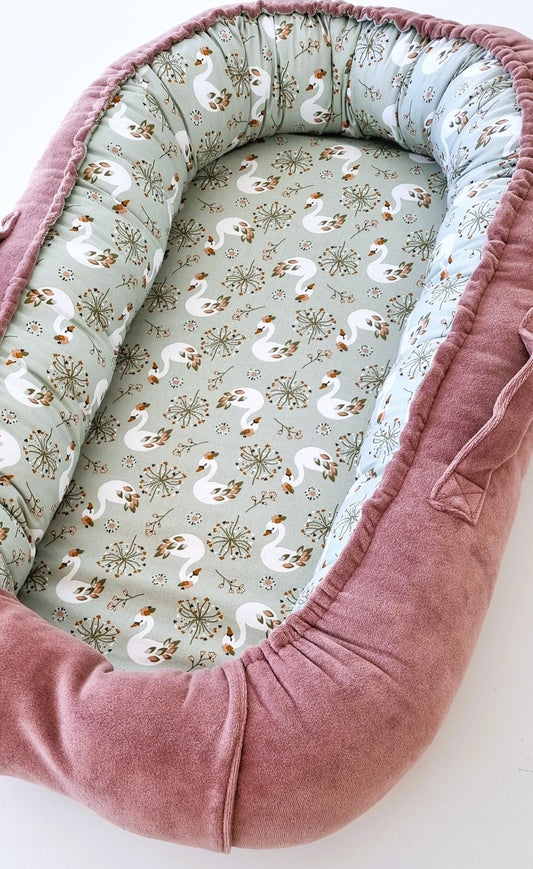 Χειροποίητη φωλιά ύπνου Swanlake με κύκνους για κορίτσι