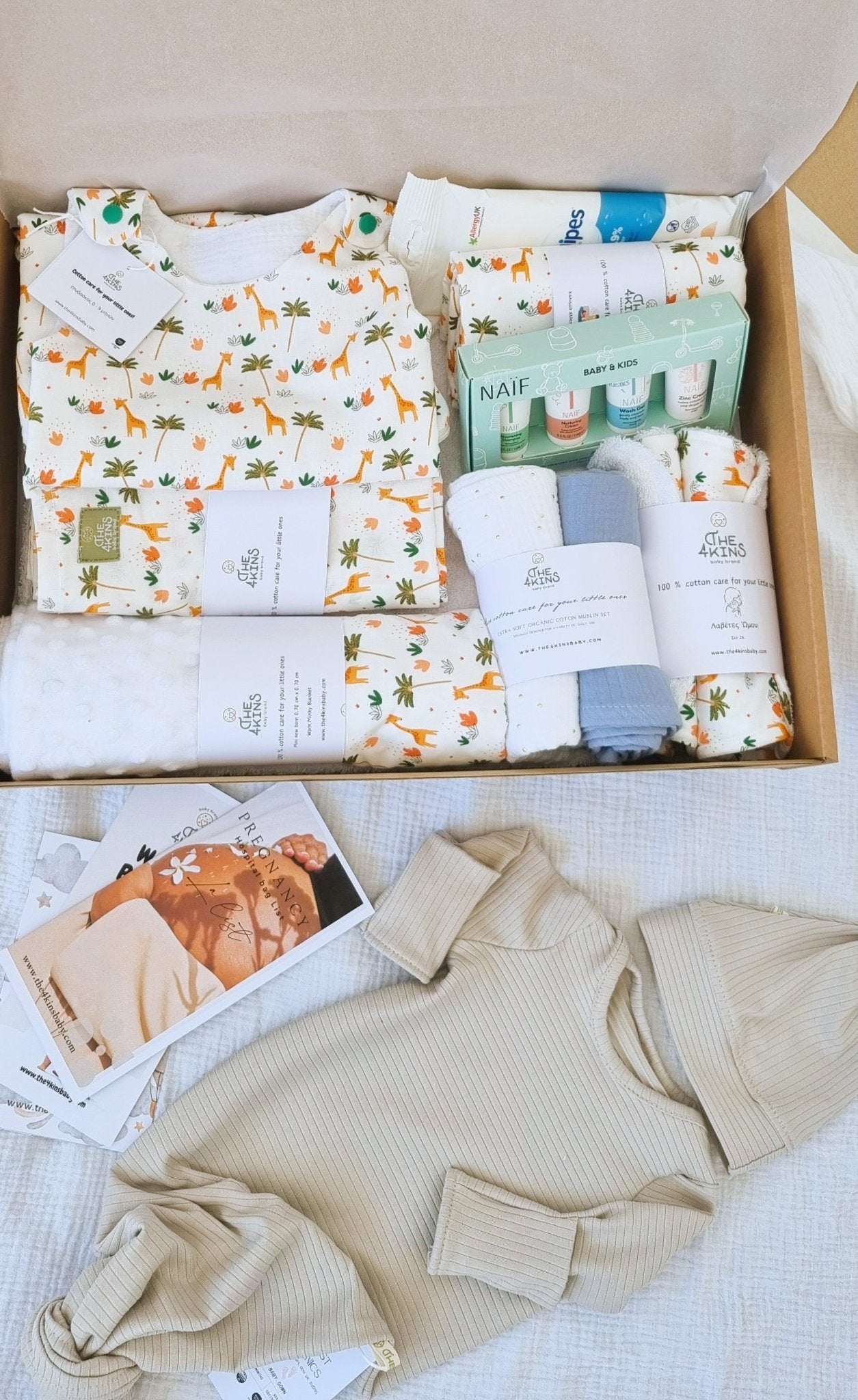 Giraffe Welcome Baby Box - The4kins baby brand