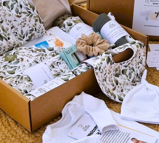 Ολοκληρωμένη λίστα μωρού με θέμα λουλούδια μανόλιας: κουβέρτα, υπνόσακος, είδη φροντίδας