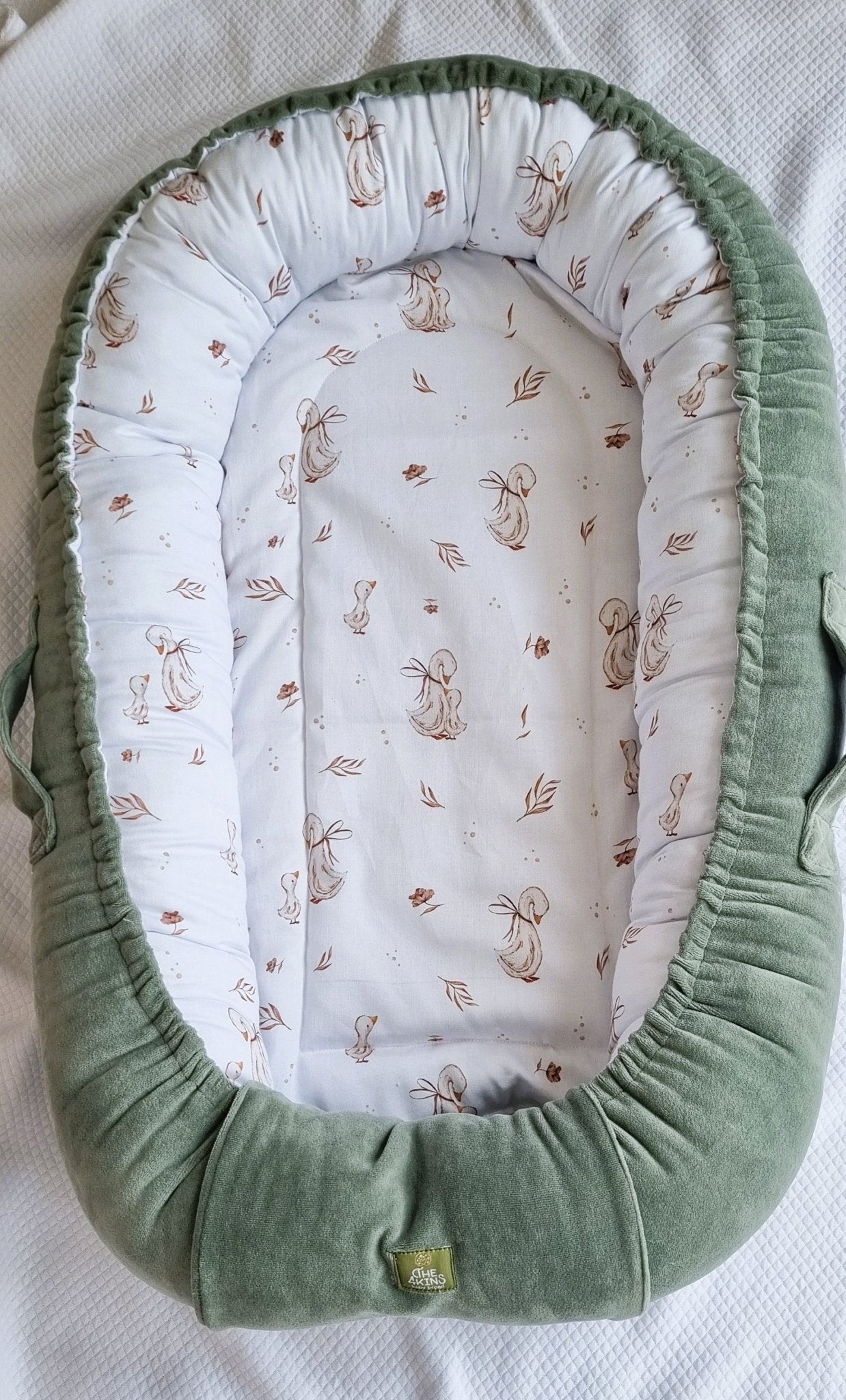 Mama Goose Φωλίτσα Baby Nest Dusty Green - The4kins baby brand