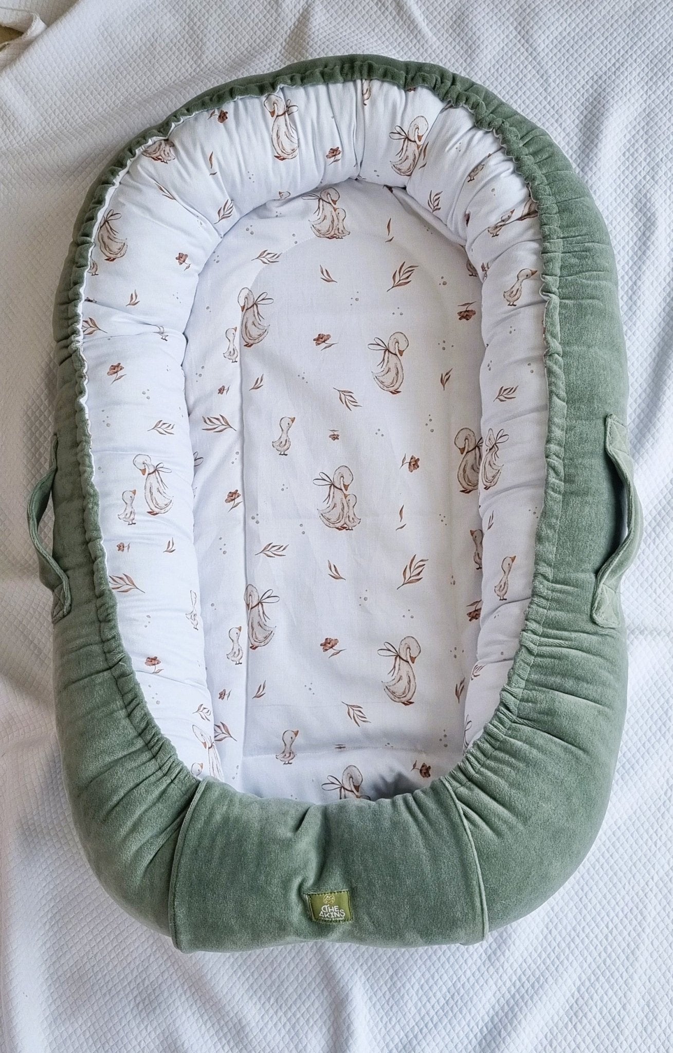 Mama Goose Φωλίτσα Baby Nest Dusty Green - The4kins baby brand