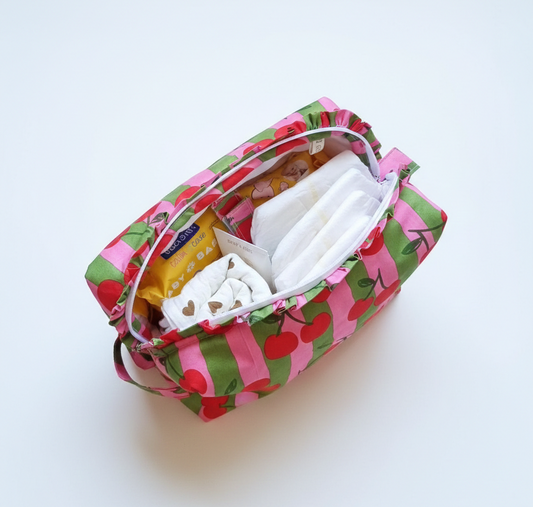 Χειροποίητη θήκη για μωρομάντηλα και πάνες με χεράκι