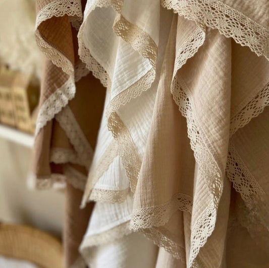 Πάνα Αγκαλιάς/Μουσελίνα Με Δαντέλα - The4kins baby brand