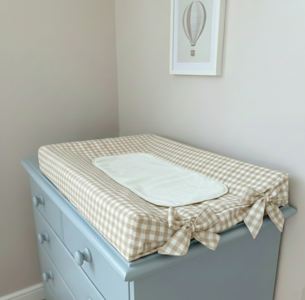 Ολοκληρωμένο σετ οργάνωσης αλλαξιέρας με κάλυμμα και καλαθάκια αποθήκευσης