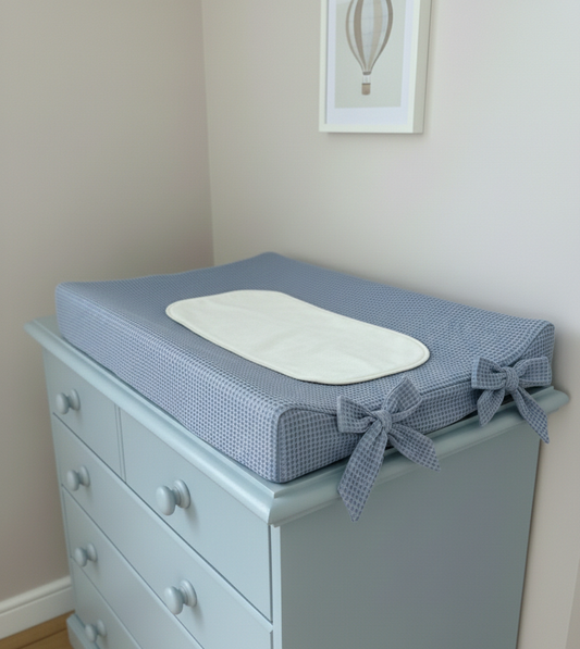 Υφασμάτινο κάλυμμα αλλαξιέρας The4kins σε διάσταση 70x50.