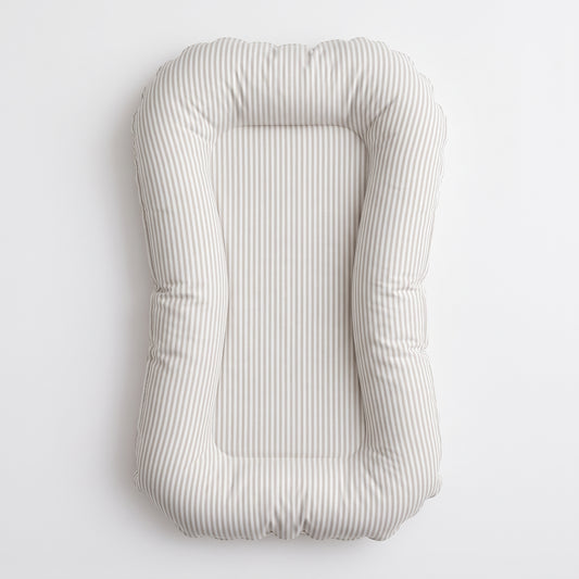Νέας γενιάς cocoon Safe-Lounge Baby Nest - Stripes Beige