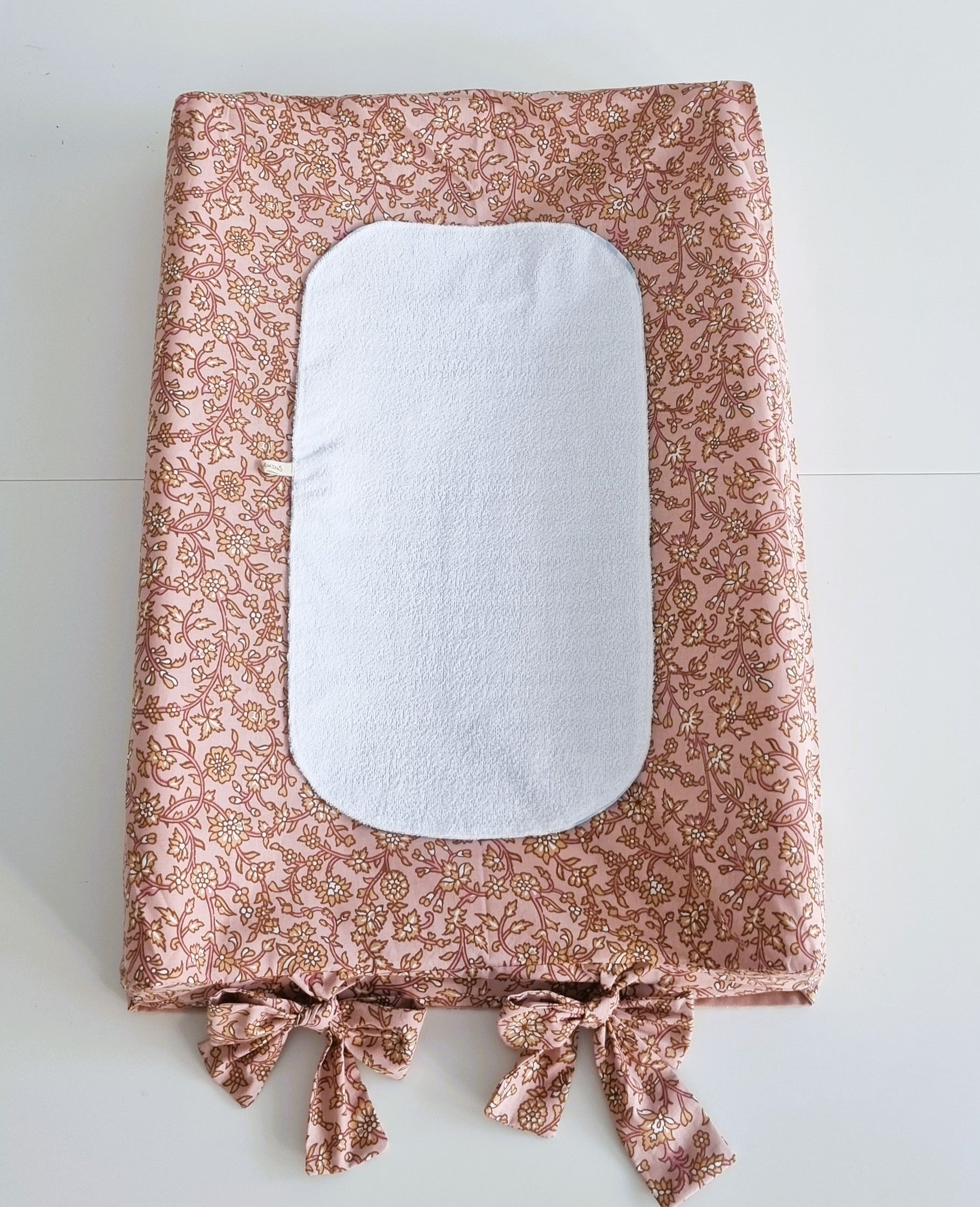 Υφασμάτινο κάλυμμα αλλαξιέρας The4kins σε διάσταση 70x50.