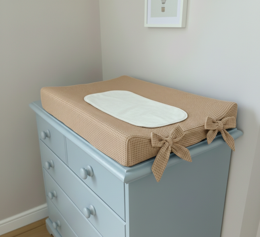 Υφασμάτινο κάλυμμα αλλαξιέρας The4kins σε διάσταση 70x50.