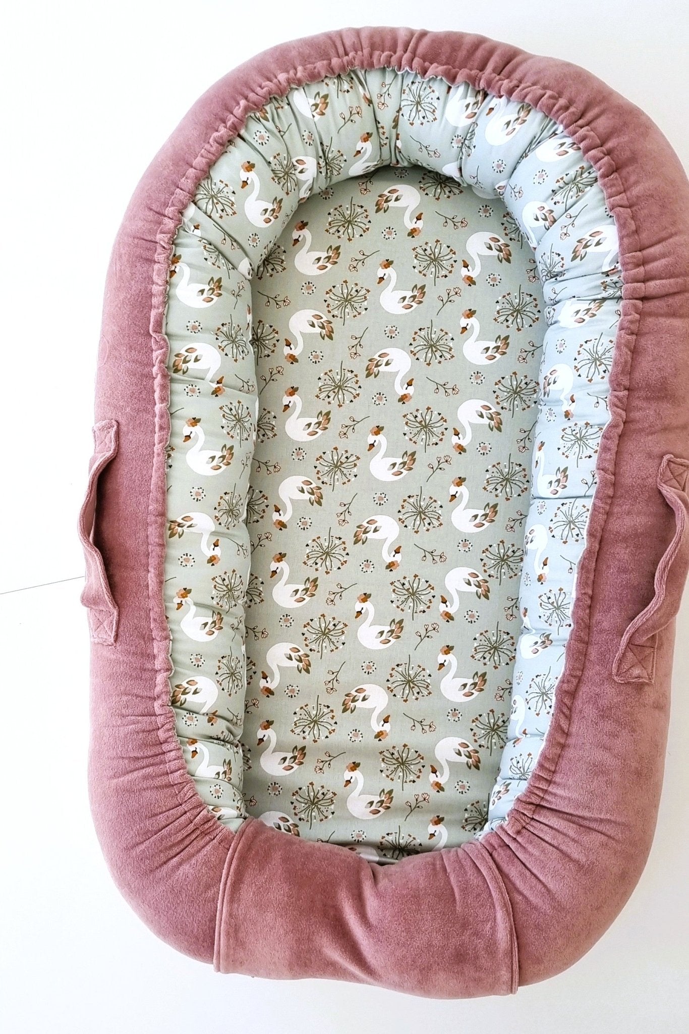 Χειροποίητη φωλιά ύπνου Swanlake με κύκνους για κορίτσι