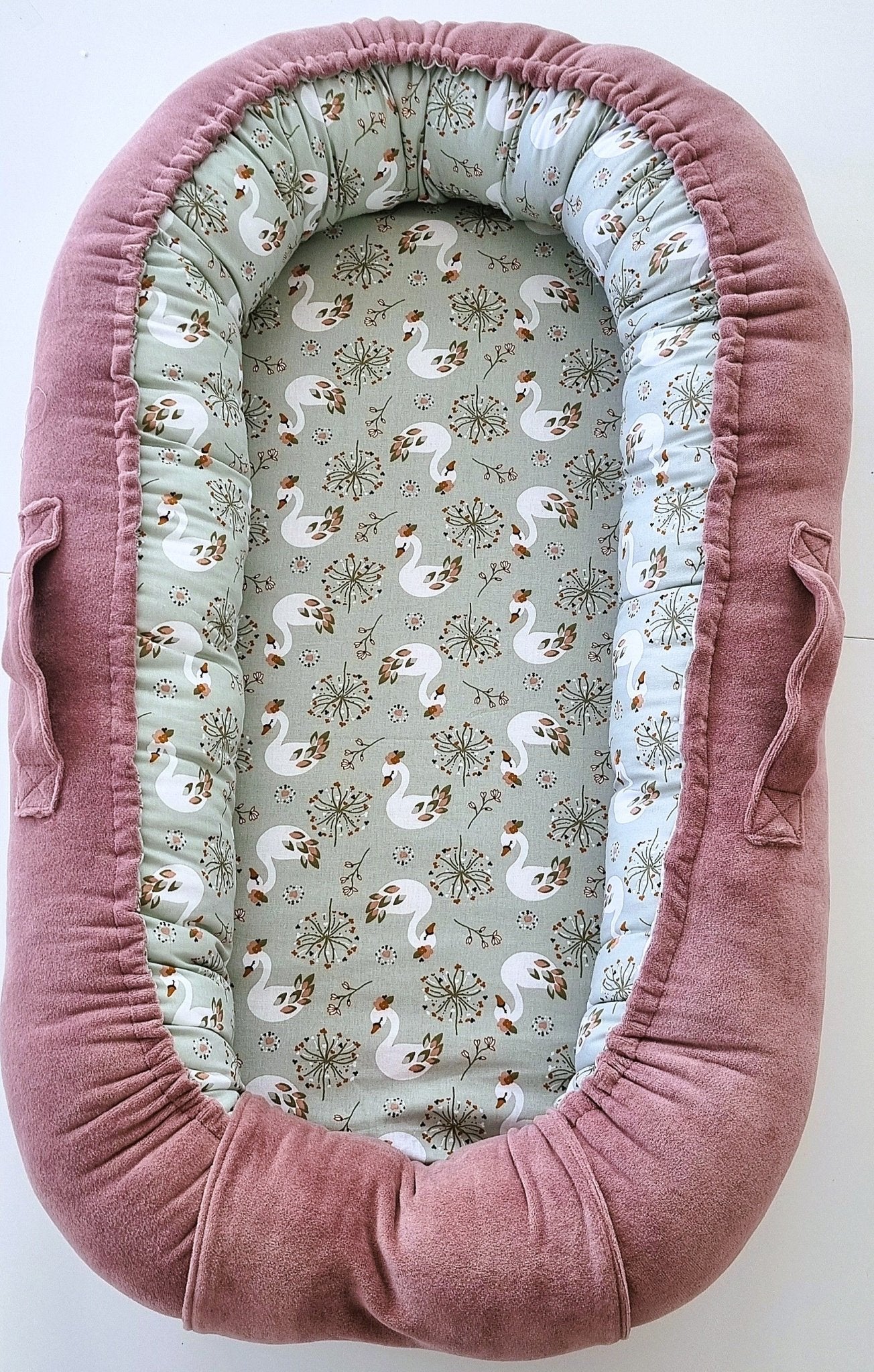 Χειροποίητη φωλιά ύπνου Swanlake με κύκνους για κορίτσι