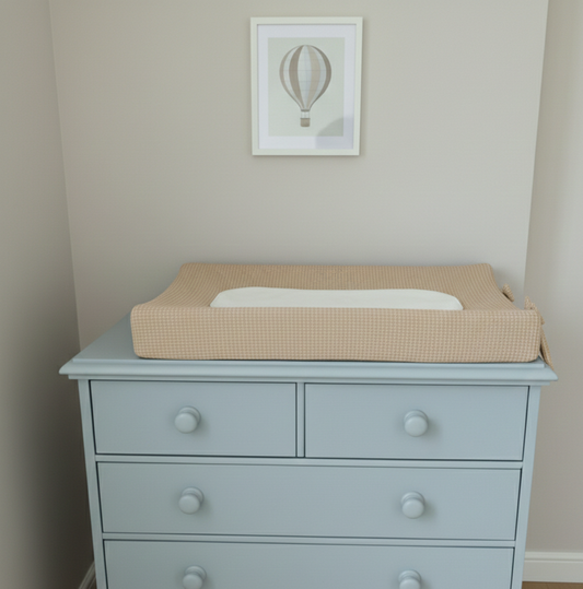 Υφασμάτινο κάλυμμα αλλαξιέρας The4kins σε διάσταση 70x50.