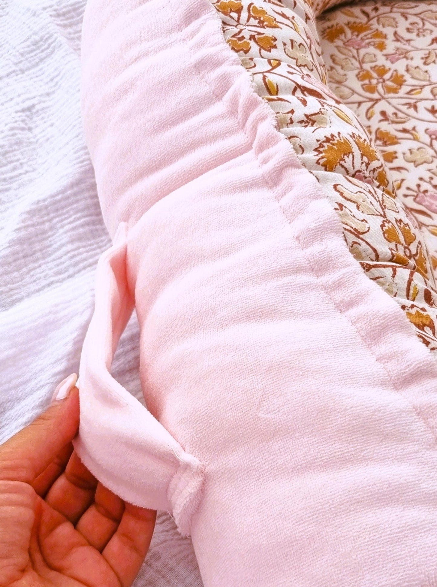 Flora in Baby Pink Φωλίτσα Baby Nest - The4kins baby brand