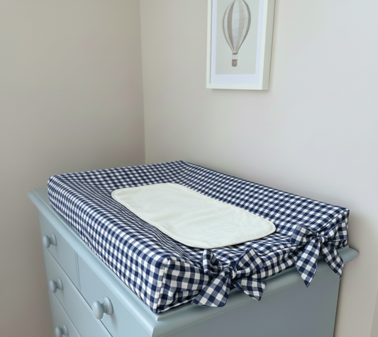 Υφασμάτινο κάλυμμα αλλαξιέρας The4kins σε διάσταση 70x50.