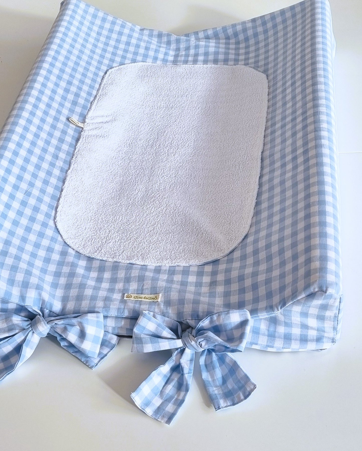 Υφασμάτινο κάλυμμα αλλαξιέρας The4kins σε διάσταση 70x50.