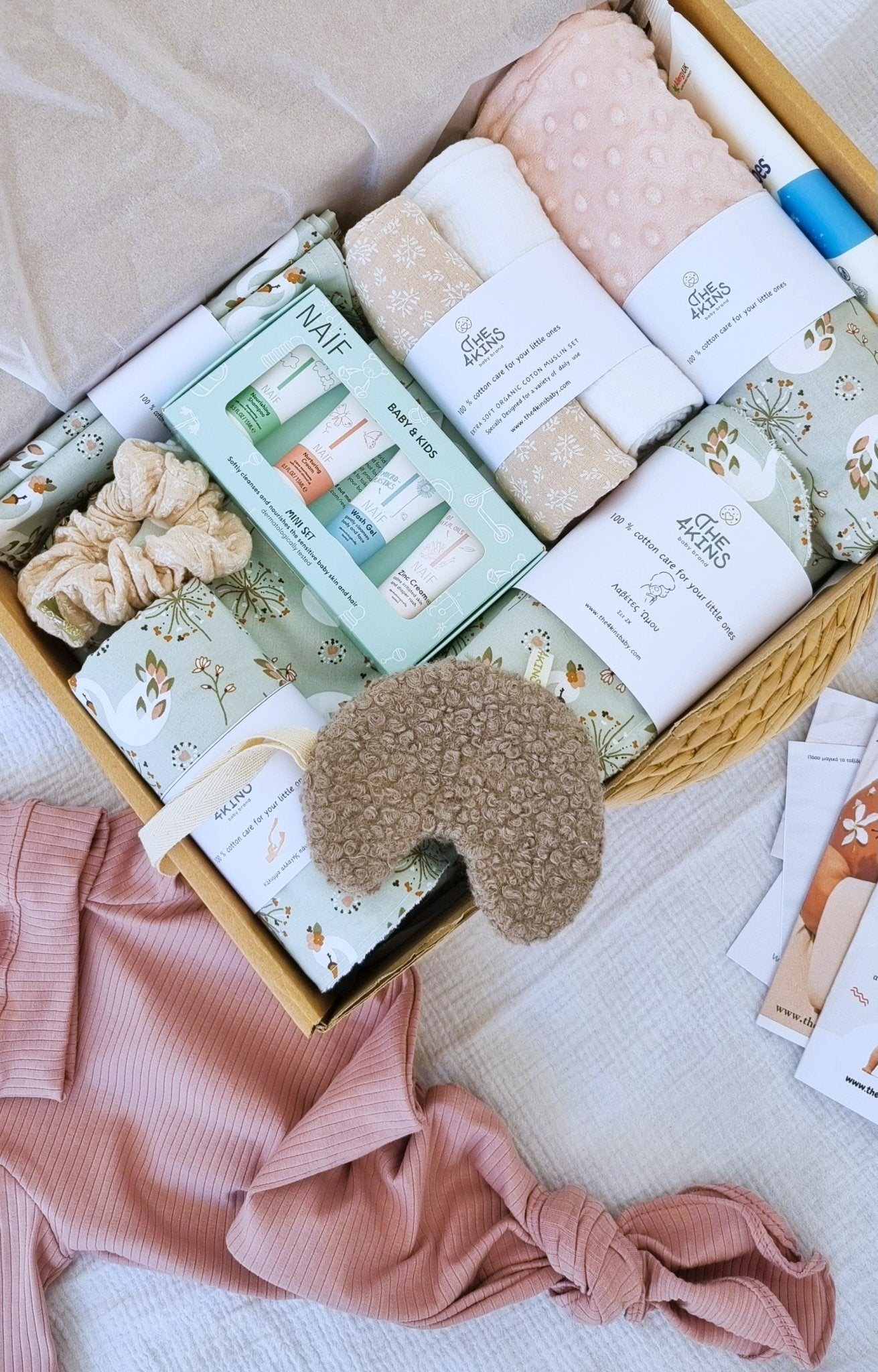 Ολοκληρωμένη λίστα μωρού με θέμα κύκνους (Swan Lake): κουβέρτα, υπνόσακος, είδη φροντίδας