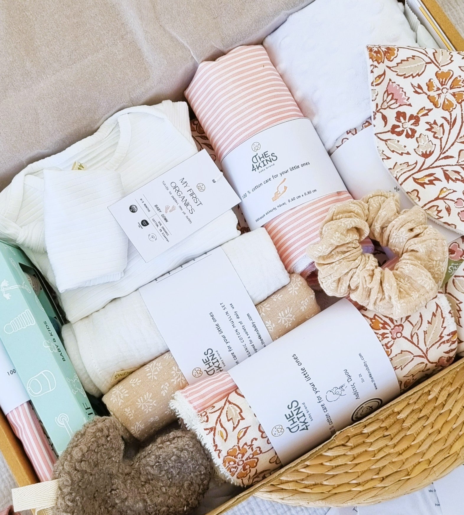 Flora Welcome Baby Box - The4kins baby brand