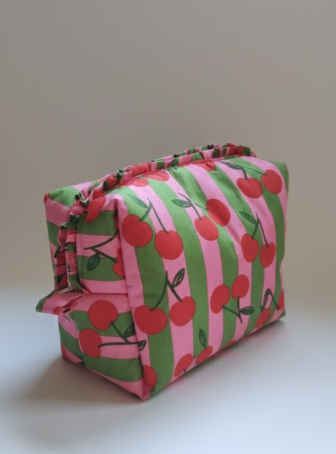 Χειροποίητη θήκη για μωρομάντηλα και πάνες με χεράκι